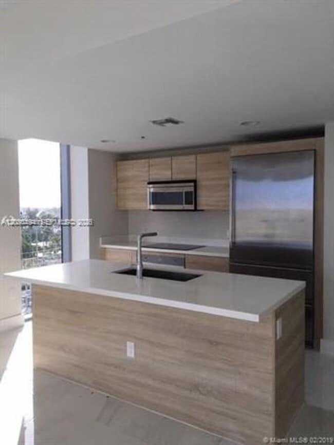 Building Photo - 16385 Biscayne Blvd
