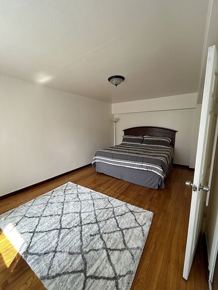 Building Photo - 2385 Barker Ave