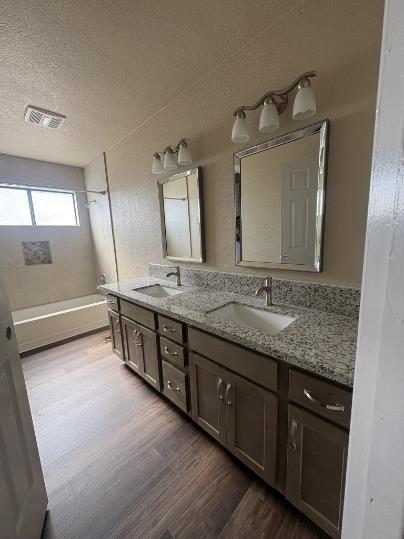 Building Photo - 5095 W Kadota Ave