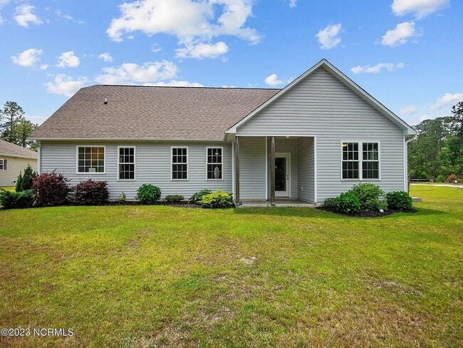Building Photo - 102 Captains Pointe