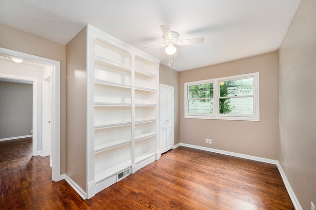 Building Photo - MOVE-IN SPECIAL: 1/2 OFF FIRST MONTH 3BR/2...