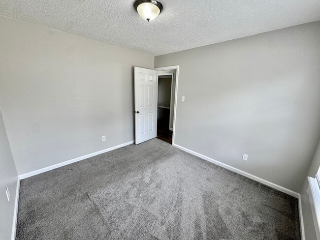 Building Photo - 3755 Schanna Dr