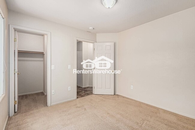 Building Photo - 11246 W Chase Dr