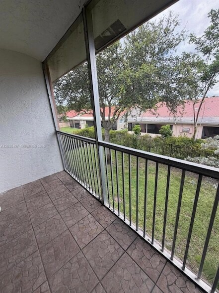 Building Photo - 8443 Royal Palm Blvd