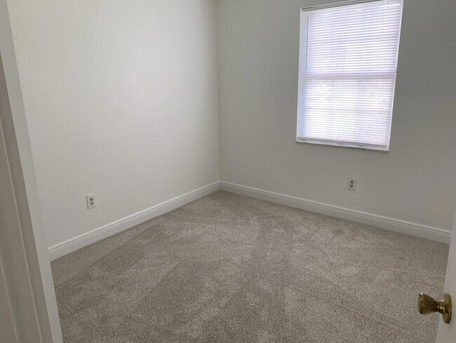 Building Photo - 1838 SE North Buttonwood Dr