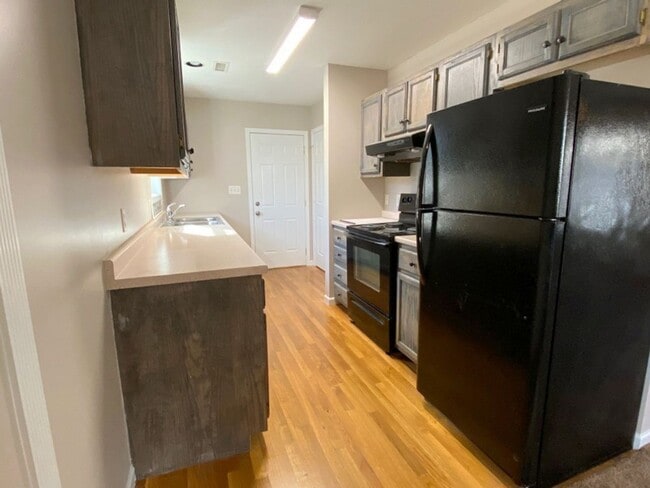 Building Photo - West Asheville Location