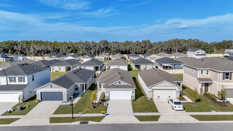 Building Photo - 623 Alder Ln