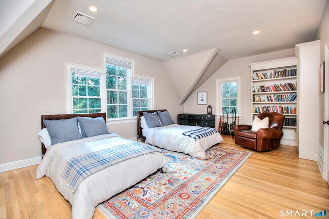 Building Photo - 37 Beaver Brk Rd