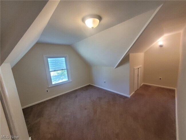 Building Photo - 6987 Greenleaf Ave