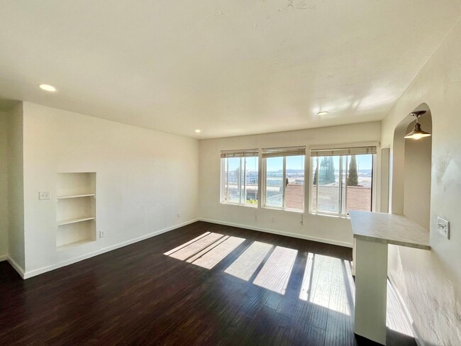 Primary Photo - Spacious Studio with Archways, Kitchen Isl...