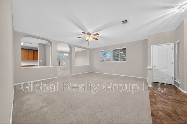 Building Photo - 216 Silver Wing