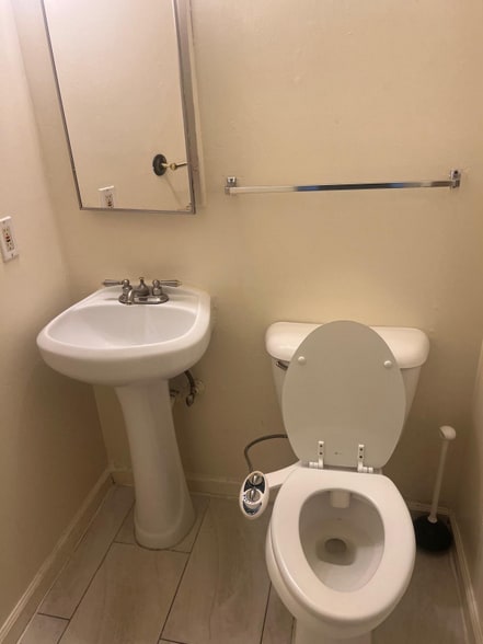 Building Photo - 1049 47th St