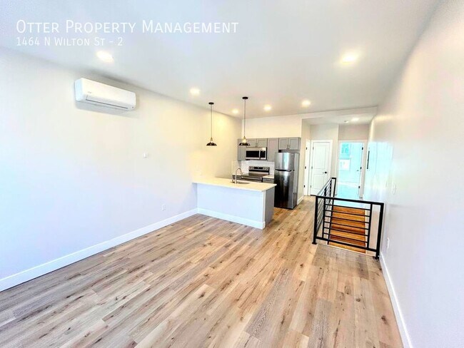 Building Photo - 1464 N Wilton St