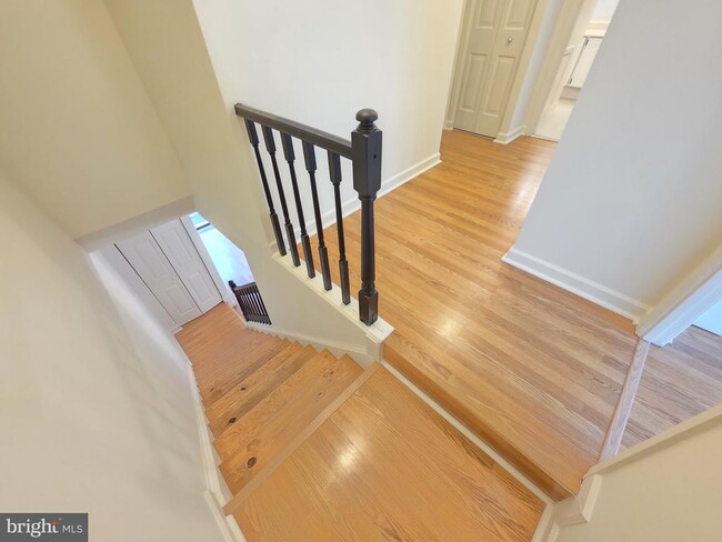 Building Photo - 5814 Tudor Ln
