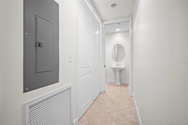 Building Photo - 1375 Beach Rd