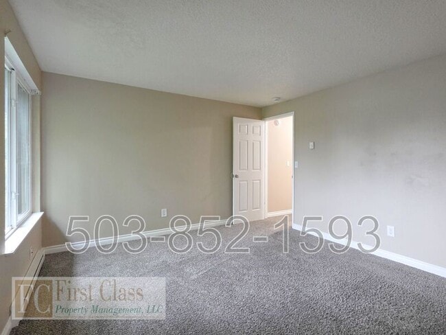 Building Photo - 4325 SE 37th Ave