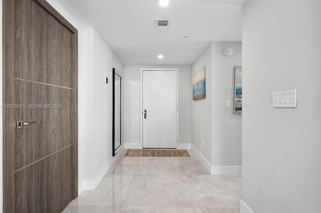 Building Photo - 1830 S Ocean Dr