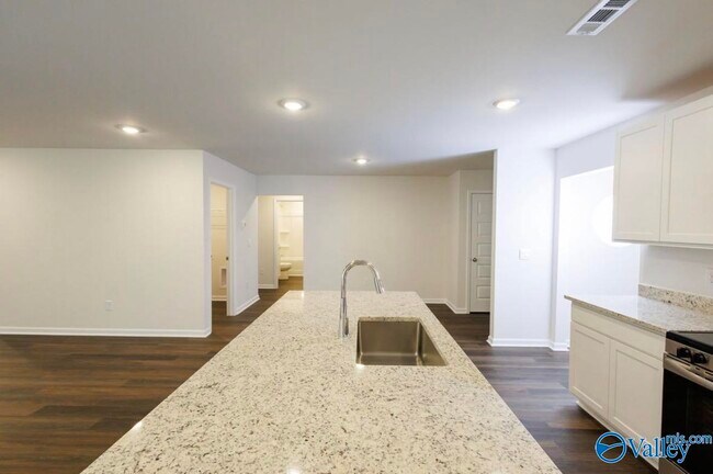 Building Photo - 398 Jackson Pt Cir