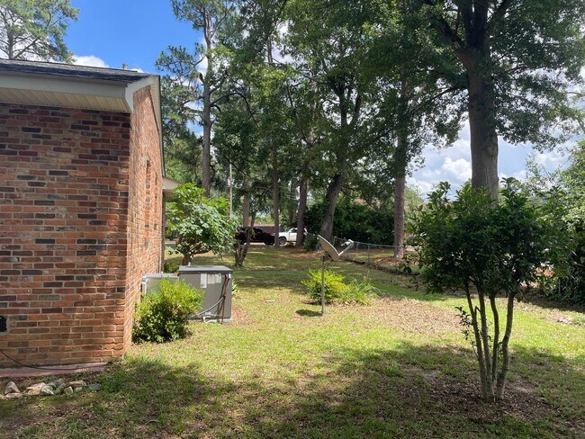 Building Photo - 106 Silver Bluff Rd