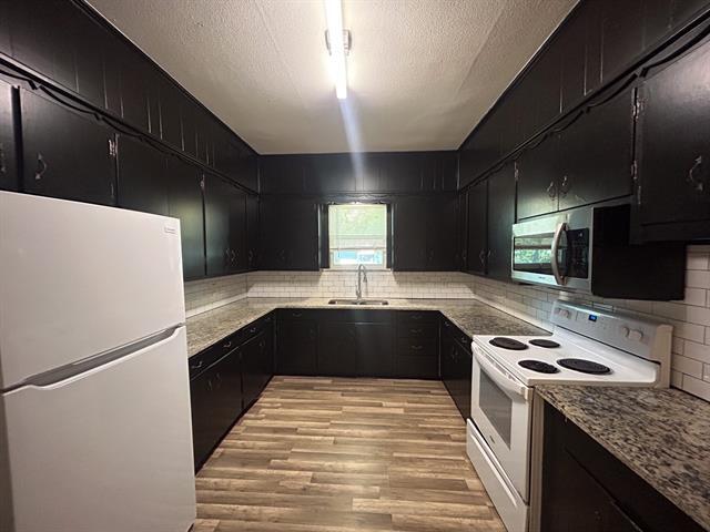 Building Photo - 111 S Wood St