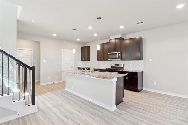 Building Photo - 2183 Beachcomber Dr