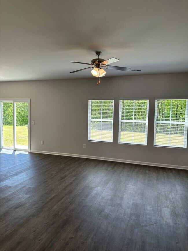 Building Photo - Pre-Leasing Now! Charming 3-Bedroom, 2.5-Bath Home in Cullman — Available Soon