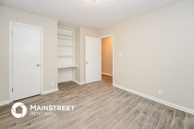 Building Photo - 2653 Marcia Dr SW