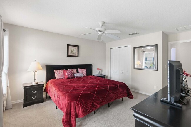 Building Photo - Single Family Home in Davenport now Available For Rent!