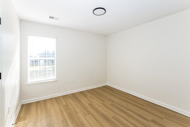 Building Photo - 7881 Collins Wood Cove