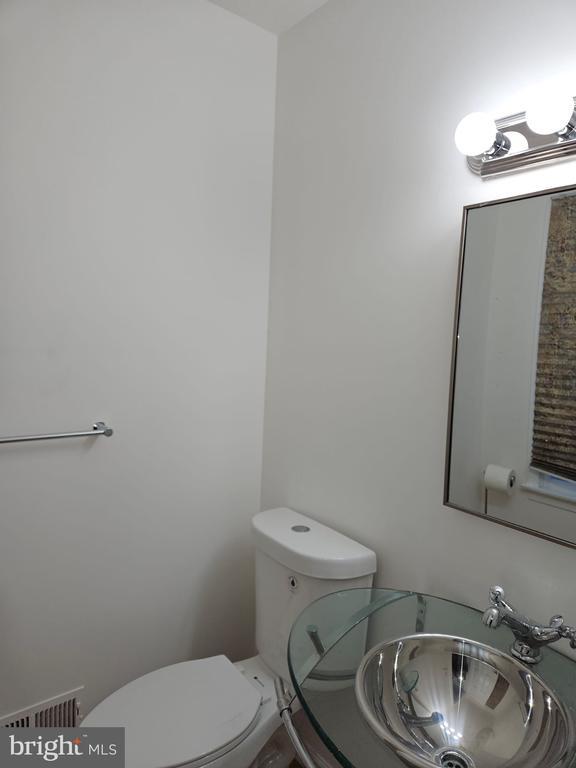 Building Photo - 45 Coriander Dr