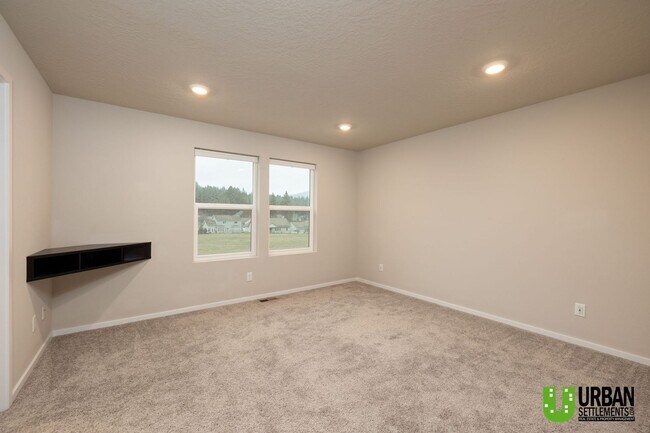 Building Photo - 12406 E Dickens Ln
