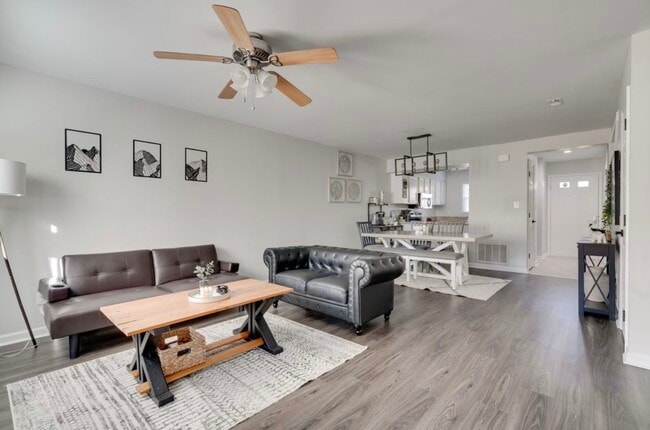 Building Photo - 3302 Comstock Rd