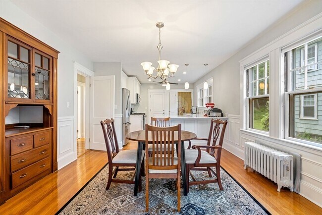 Building Photo - 1045 Adams St