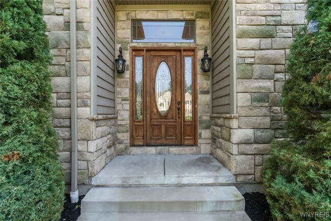 Building Photo - 9743 Cobblestone Dr