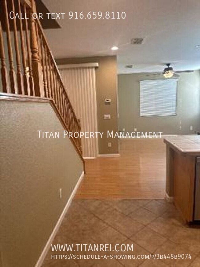 Building Photo - 421 Phoenix Cir