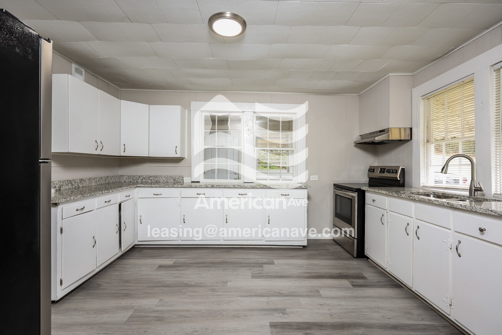 Building Photo - 1703 Pine St