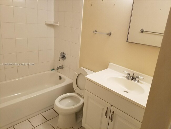 Building Photo - 4125 NW 88th Ave