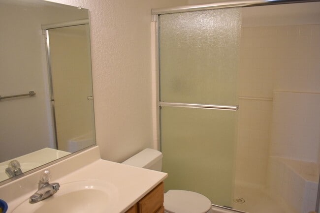 Building Photo - P2815