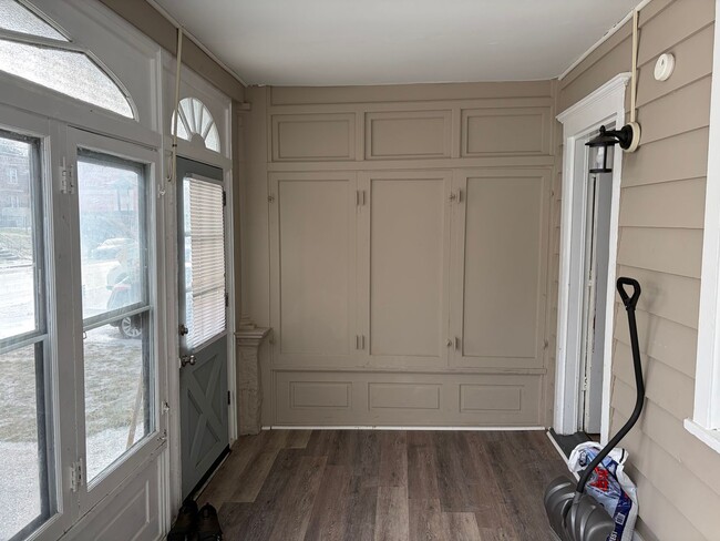 Building Photo - Renovated Twin Home Now Available for Immediate Move In