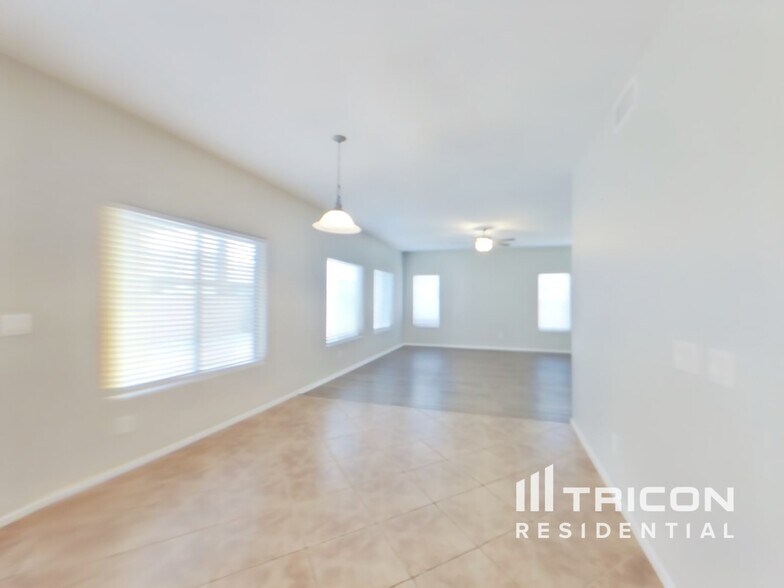 Building Photo - 1480 E Anna Dr