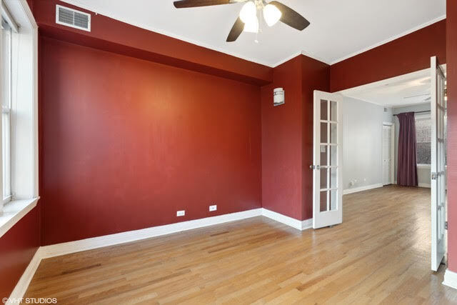 Building Photo - 5111 N Kenmore Ave