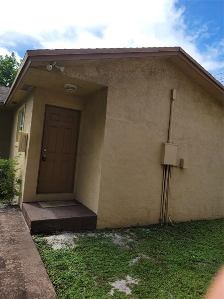 Primary Photo - 2230 Monroe St