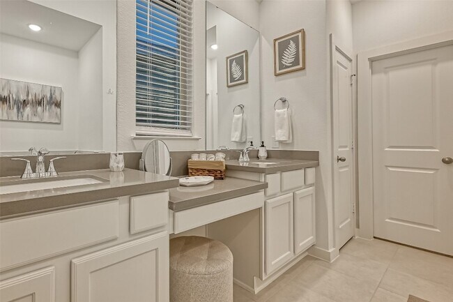 Building Photo - 7933 Wild Thicket Dr