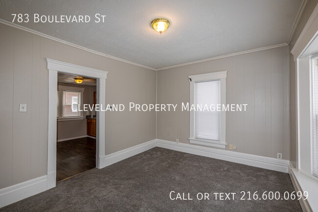 Building Photo - 783 Boulevard St