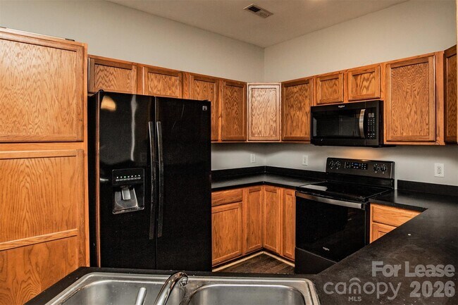 Building Photo - 4018 Far West Dr