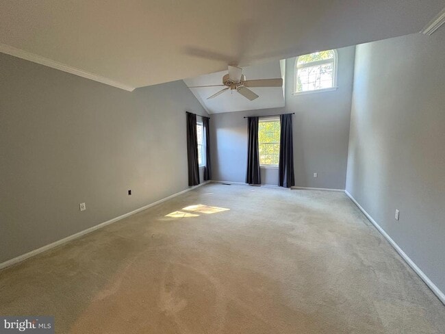 Building Photo - 902 Kirby Dr
