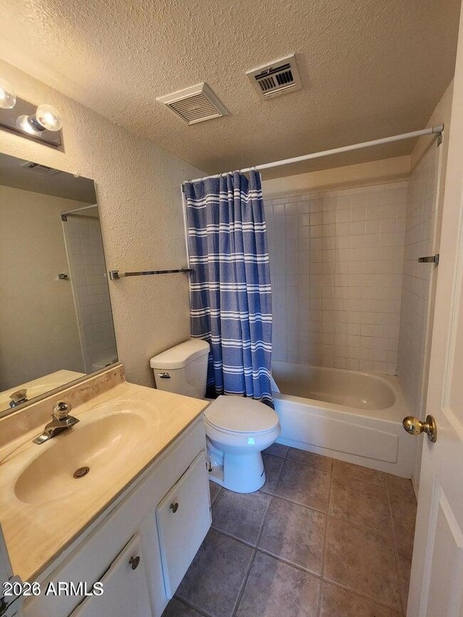 Building Photo - 3719 E Inverness Ave