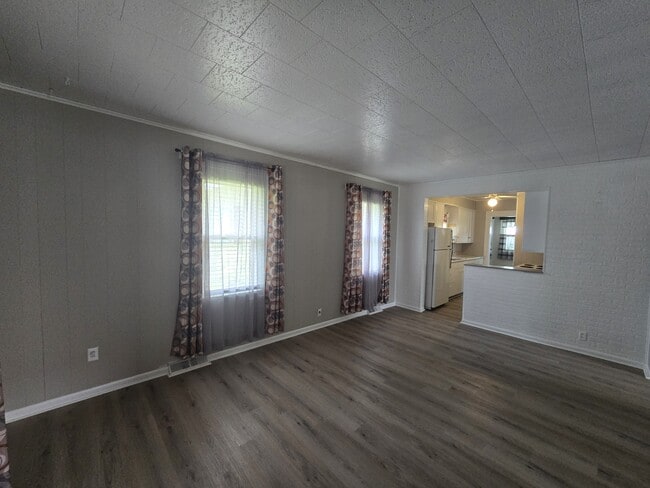 Building Photo - 1124 Kern St