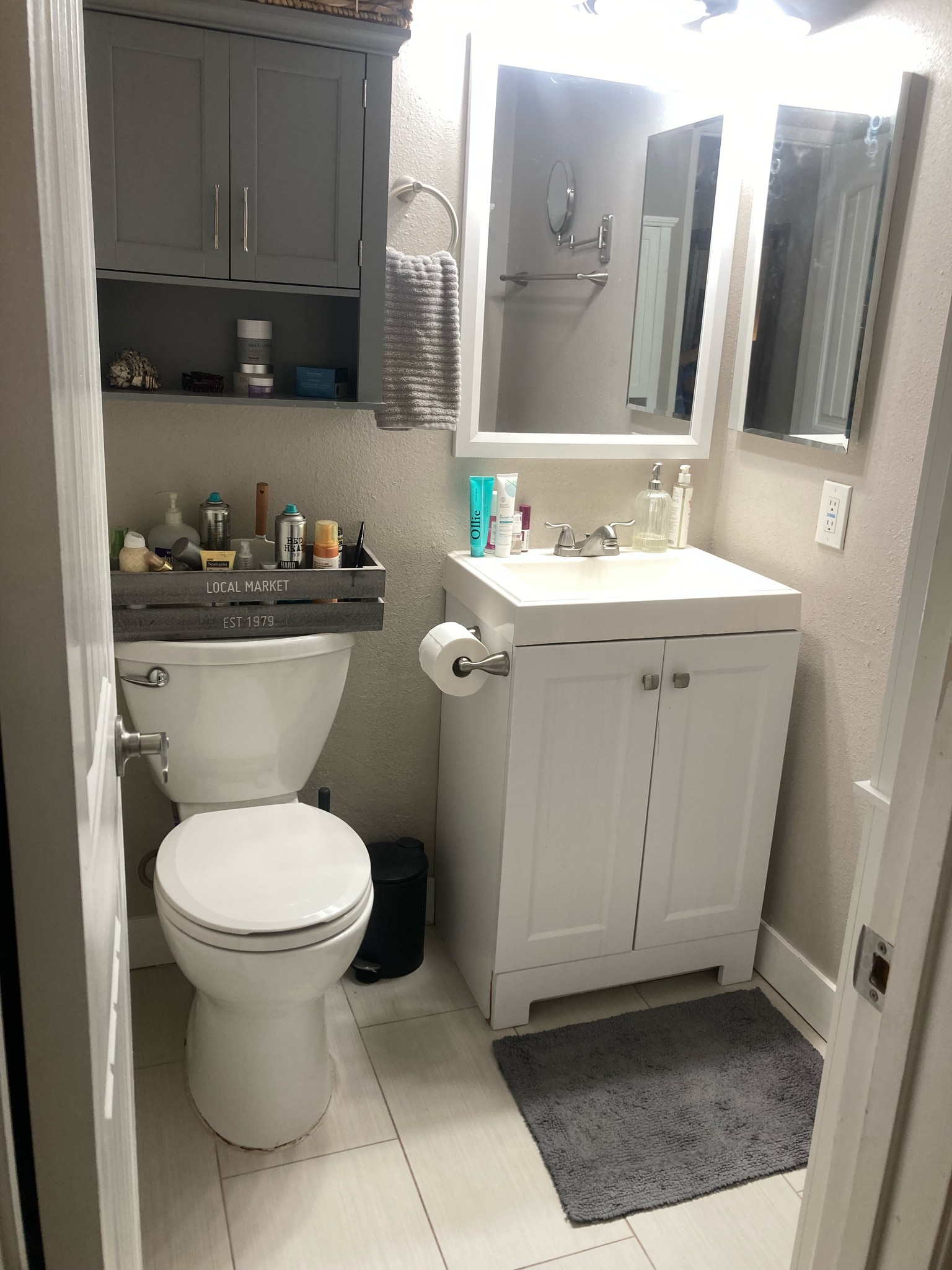 Ensuite bathroom - 3675 Cherokee Ave