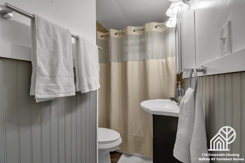 Building Photo - 1540 Abbott Rd